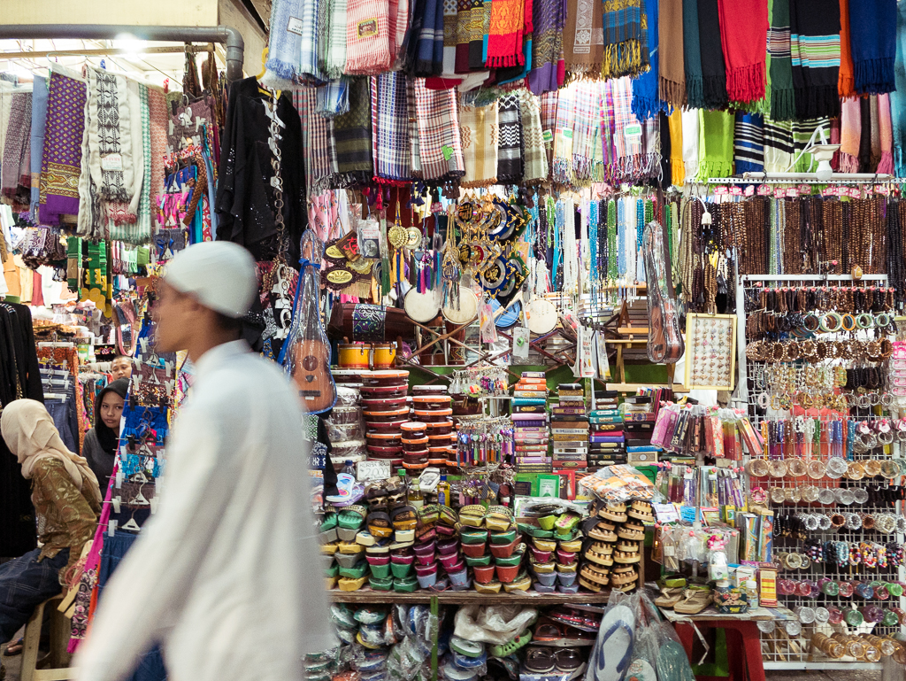 Pasar oleh-oleh Ampel | Sumber: White Board Journal