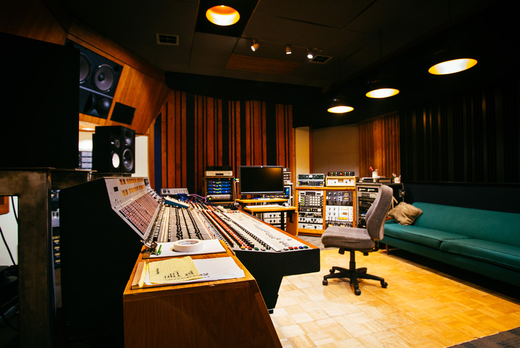 Converse rubber tracks deals