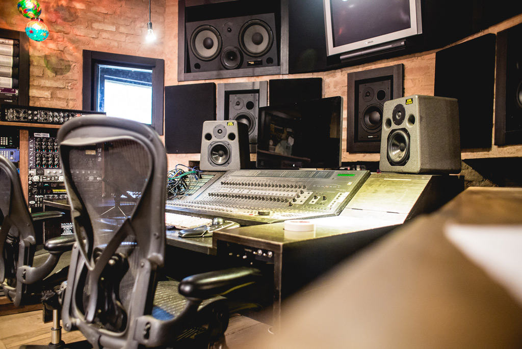 Converse rubber 2025 tracks studio
