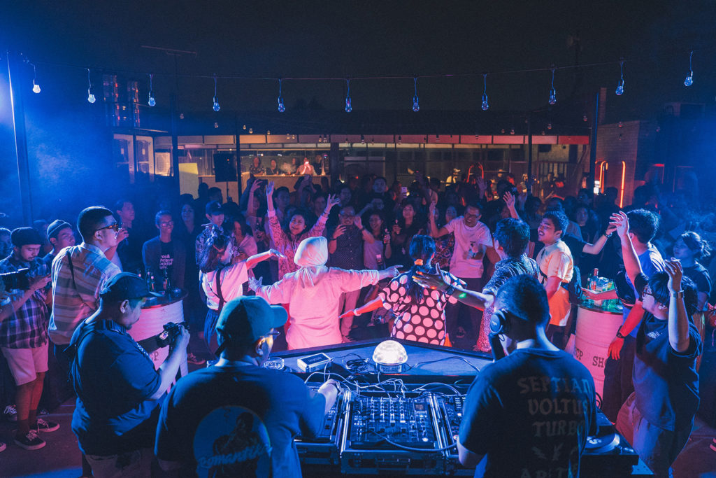 On Your Feed: Suara Disko dan Raito - Whiteboard Journal